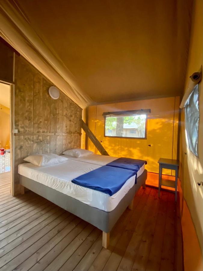 Camping La Kahute - Tente Lodge Au Coeur De La Foret Carcans Ngoại thất bức ảnh