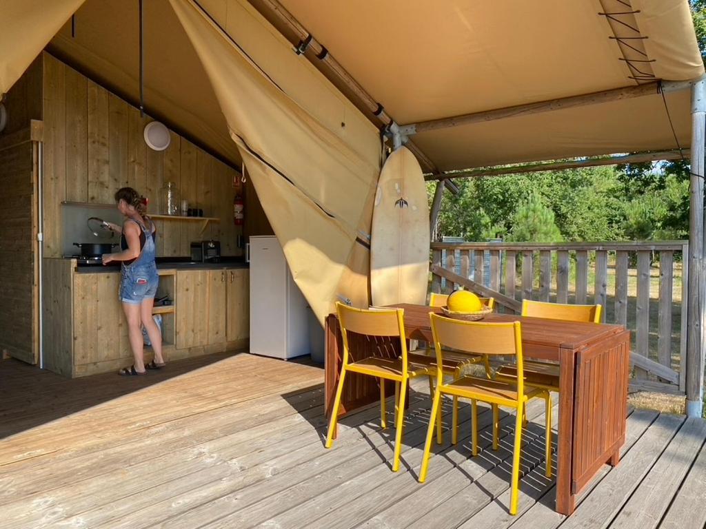 Camping La Kahute - Tente Lodge Au Coeur De La Foret Carcans Ngoại thất bức ảnh
